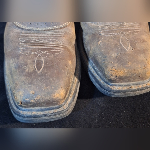 ARIAT Distressed Brown Western Boots - Picture 7 of 11